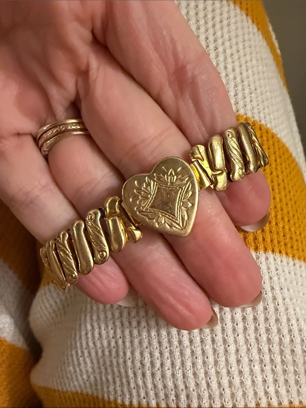 BELLAVANCE & SONS elegant gold